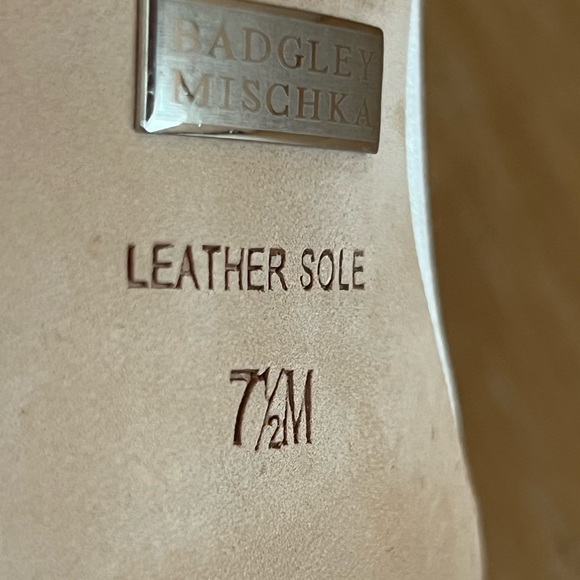 Badgley Mischka Jeannie Ivory Wedding Formal Peep Toe Heels size 7.5 - Picture 10 of 10